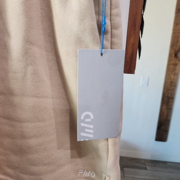 FWD Forward With Design Core All Year Shorts Irish Cream Tan nwt - Picture 4 of 7